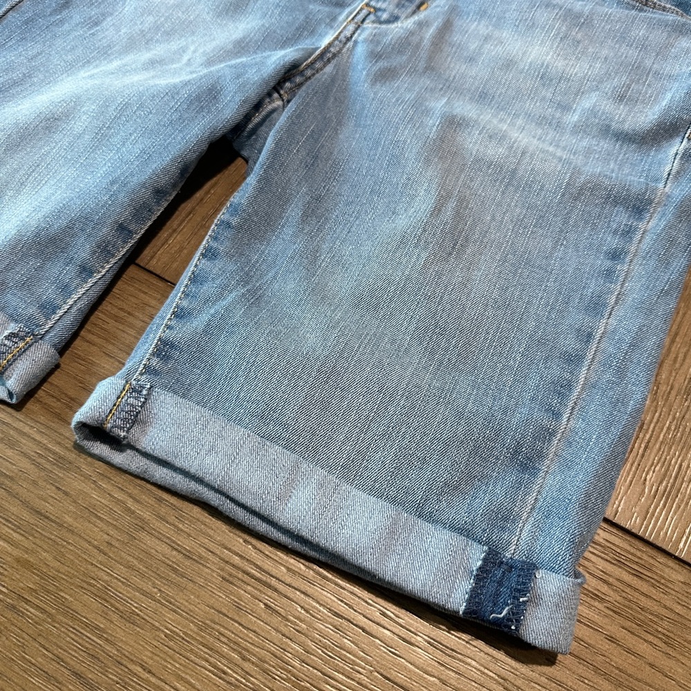 Levi Strauss Signature Gold Women’s Denim Bermuda Shorts Size 2 - Picture 3 of 9